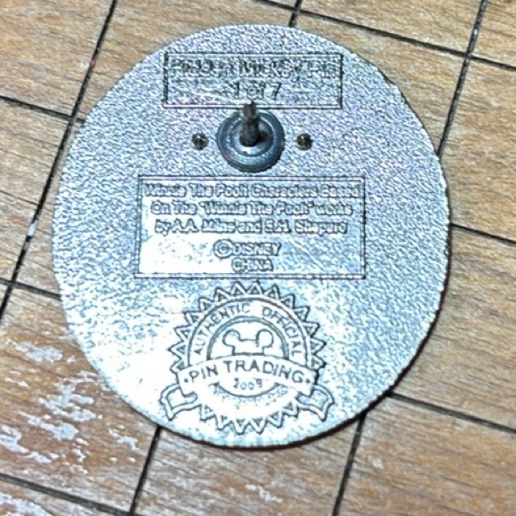 Disney Trading Pin Tigger Cameo Black White 2009 Hidden Mickey 1 of 7 No Back - Picture 6 of 7